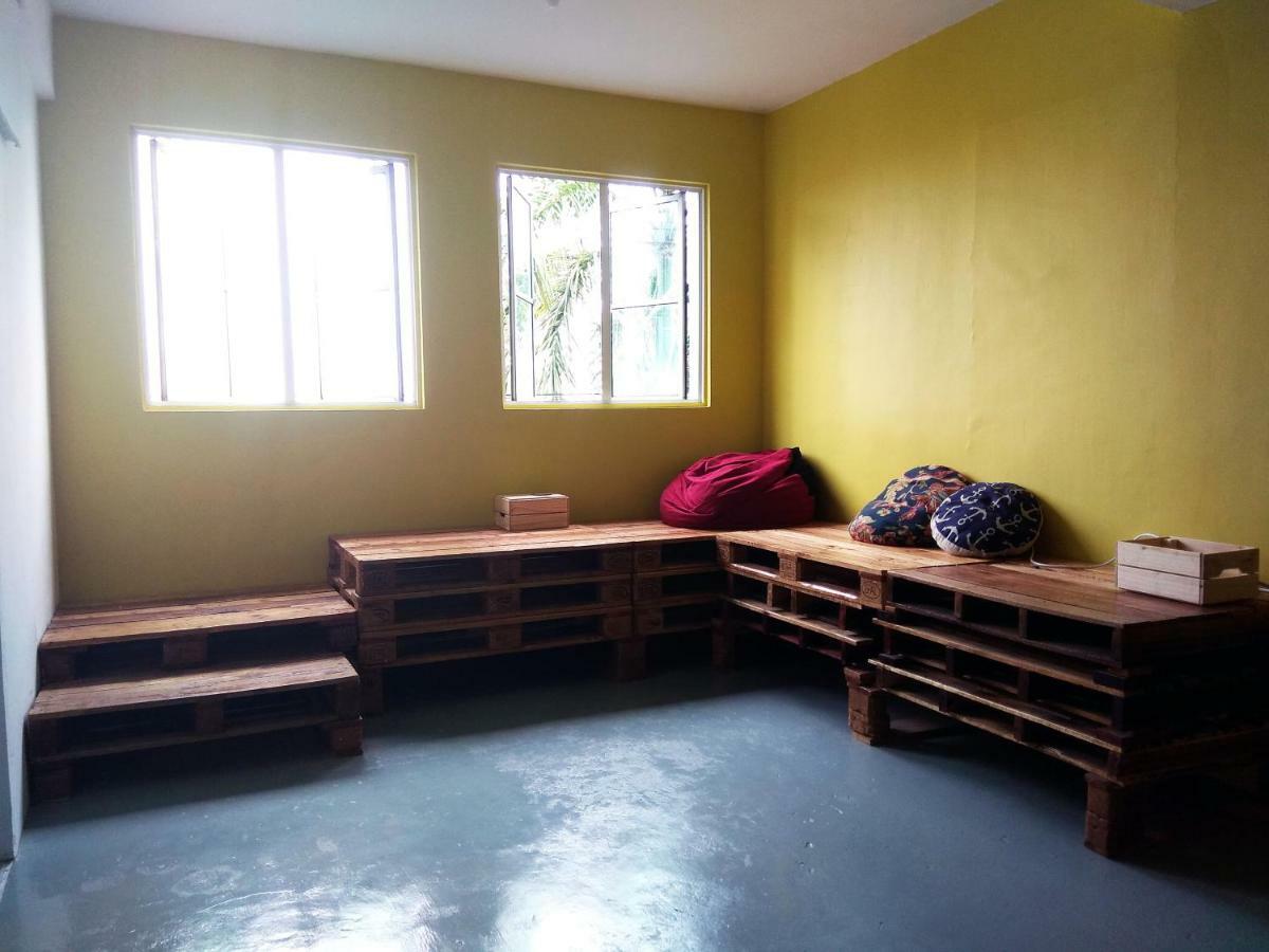 Sandakan Backpackers Hostel Kültér fotó