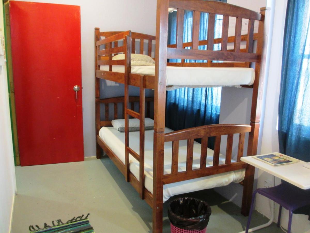 Sandakan Backpackers Hostel Kültér fotó
