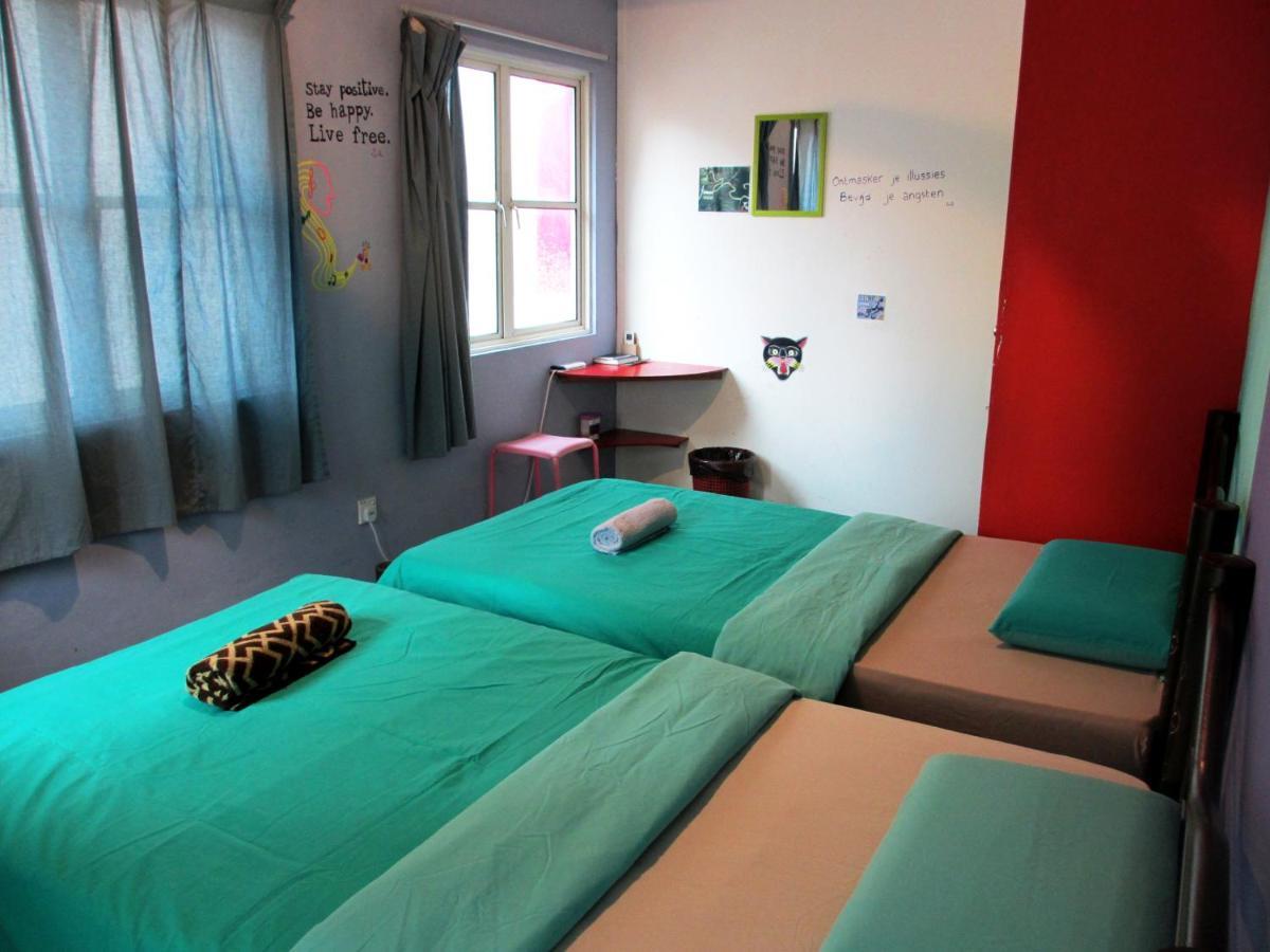 Sandakan Backpackers Hostel Kültér fotó